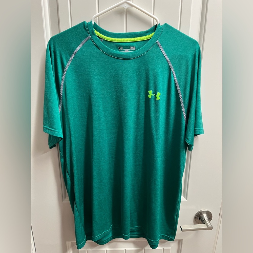 Men’s UnderArmour HeatGear Athletic Shirt